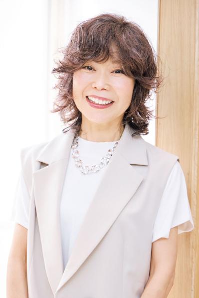 56歳・読者が体験！「脱白髪染め」ができると話題の【白髪ぼかしカラー】とは？（サムネイル画像14）