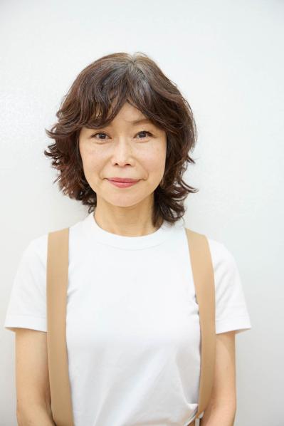 56歳・読者が体験！「脱白髪染め」ができると話題の【白髪ぼかしカラー】とは？（サムネイル画像3）