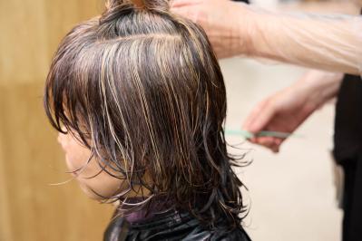 56歳・読者が体験！「脱白髪染め」ができると話題の【白髪ぼかしカラー】とは？（サムネイル画像12）