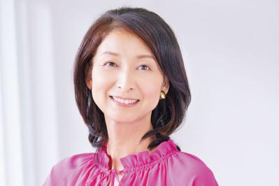 【50代ヘア】「根本のぺしゃんこが気になります」50代なら必須の美容家電を使えばこんなにボリュームアップ！？（サムネイル画像11）