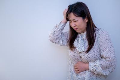 逃げ場のないバスの中で猛烈な吐き気と胃痛！！もう無理はできないと悟った恐怖のバス旅行【食中毒体験記】
