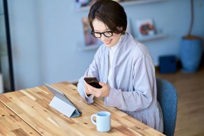 「私、末期がんなの」高校時代の同級生の言葉に同情した60代パート女性……SNSで間一髪の体験【特殊詐欺体験記】（サムネイル画像2）