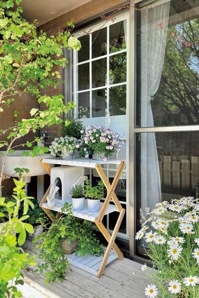 「どこを切り取っても大人かわいい！」DIYで作るフレンチシックなベランダの秘密！（サムネイル画像4）