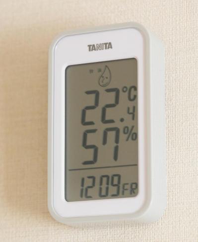 【快眠コンシェルジュの寝室】カーテンの色は？室温は？寝具は？「これが快眠のための適正環境です」（サムネイル画像9）