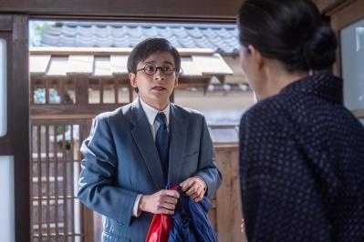 【あんぱん】“ようやく”思いを通じ合わせた二人。寛（竹野内豊）の言葉「別々の道を歩んでいても、いつか交わる日がくる」が現実に（サムネイル画像2）