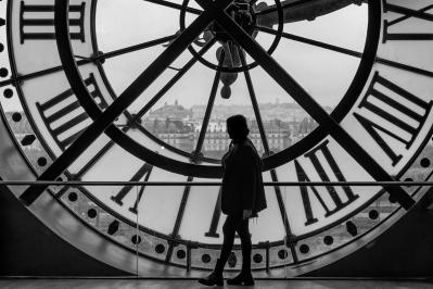 室生犀星の『音楽時計』あらすじ紹介。生と死のはざまで揺れる人間の感情、美しくあろうとする心とは？