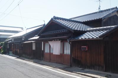 【戦後80年に読みたい小説】原民喜の『昔の店』あらすじ紹介。時代に翻弄されたノスタルジックな家族の物語！