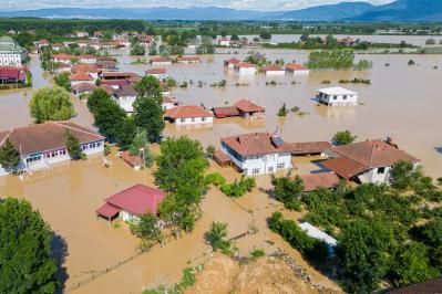 伊藤左千夫の『水籠』あらすじ紹介。水害と家族の絆が織りなす希望の物語