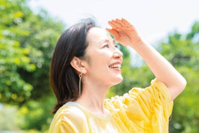 50代以上・夏のメイク崩れを防ぐために「極力使わないもの」とは？人気ヘアメイク職人【化け子】の秘技