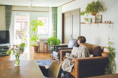 築30年の家をDIYでリフォーム！60代夫婦が選んだ暮らし方「車も手放しました」（サムネイル画像2）