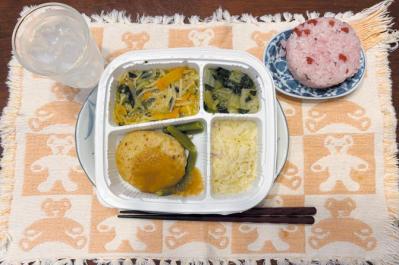 60代女性が選ぶ冷凍ミールのブランドは？「肉厚とんかつもヘルシーに味わえる！」【宅配おかずセットタイプ】を実食レポ（サムネイル画像5）