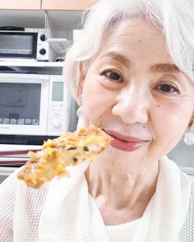 60代女性が選ぶ冷凍ミールのブランドは？「肉厚とんかつもヘルシーに味わえる！」【宅配おかずセットタイプ】を実食レポ（サムネイル画像10）