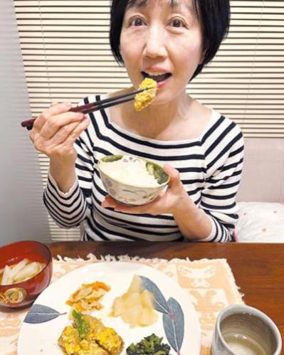 60代女性が選ぶ冷凍ミールのブランドは？「肉厚とんかつもヘルシーに味わえる！」【宅配おかずセットタイプ】を実食レポ（サムネイル画像11）