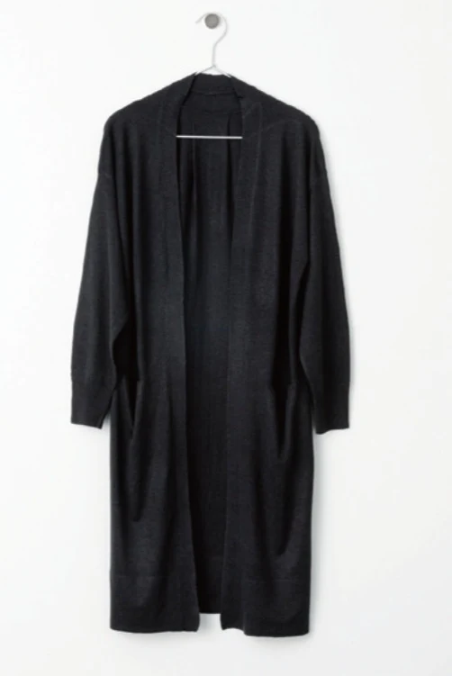 シルク100％のロングカーディガン/チャコールグレー