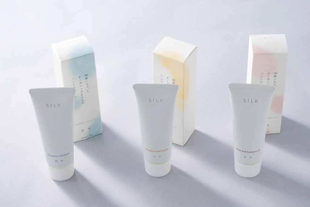 国産シルクとオーガニックオイルのハンドクリーム