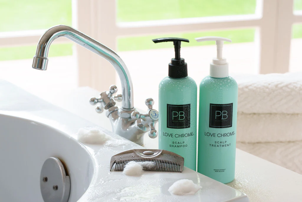 【LOVECHROME（ラブクロム）】ヘアコームの「ツキ」とスカルプシャンプー・トリートメントセット