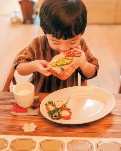 「夏野菜がどっさり獲れる！」「カメムシは薄めたコーヒーで撃退！」家族で楽しむベランダガーデン実例（サムネイル画像8）