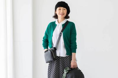 【斜めがけバッグ30選】50代の旅に必須の【斜めがけ＆リュック、キャリー、トート、ボストン】スタイリストが太鼓判を押す機能性とおしゃれ