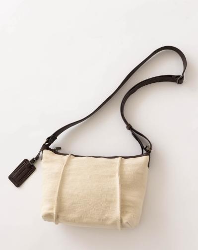 スタイリストいちおしの【50代からの旅バッグ】おしゃれ度も旅気分もアップ！「斜めがけ＆ボストン・トート」（サムネイル画像4）