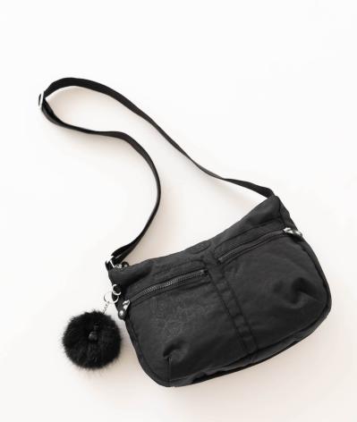 スタイリストいちおしの【50代からの旅バッグ】おしゃれ度も旅気分もアップ！「斜めがけ＆ボストン・トート」（サムネイル画像6）