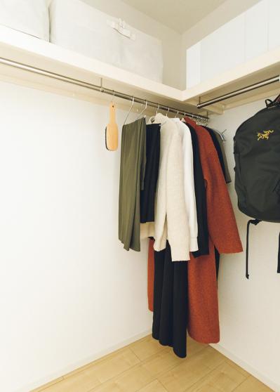 衣類は9着、収納は棚1段だけ。吊るし収納で家事がラクになるヒント【ミニマリスト・maiさん】（サムネイル画像5）