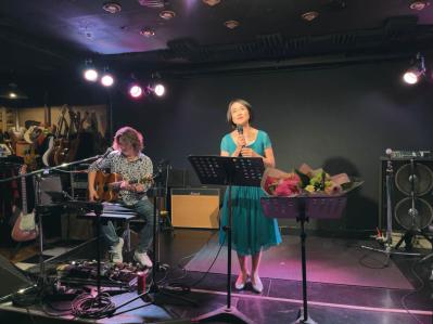 51歳で若年性アルツハイマーと診断【YAYOIさん・55歳】が歌で見つけた生きる楽しみとは？（サムネイル画像8）