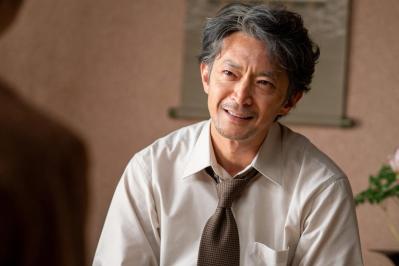 【あんぱん】アンパンマン誕生秘話。一言のセリフもなく目の力と背中で表現する北村匠海の演技が見事だ！（サムネイル画像4）