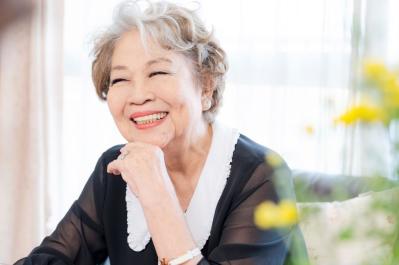 91歳・現役ヘアメイクアップアーティスト「老後資金は1,000万円だけ残し、あとは人のために使っちゃいました」【カオリ・ナラ・ターナーさんのターニングポイント#1】