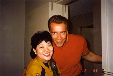 アーノルド・シュワルツネガー　カオリ・ナラ・ターナー（サムネイル画像）