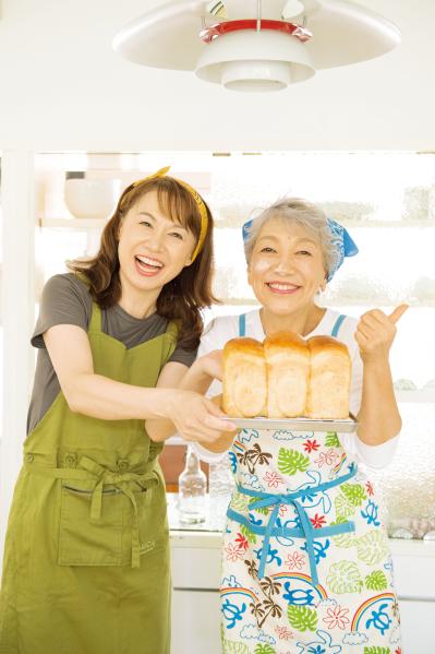 【中尾ミエさん】初めての挑戦！パン作りを教えてくれた仲間の意外な素顔とは…？（サムネイル画像4）