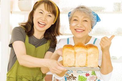 【中尾ミエさん】初めての挑戦！パン作りを教えてくれた仲間の意外な素顔とは…？