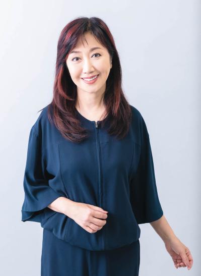 【伍代夏子さん】がウォーキングポーズを披露！無理なく歩く「足活」のコツとは？（サムネイル画像3）