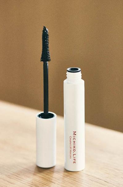 【藤原美智子さん】の「大人メイク術」50代以上はどのくらい流行を取り入れれば正解？（サムネイル画像14）