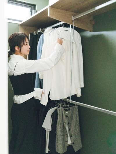 「大好きな服だけで、とことん使い倒す」スタイリスト小山田早織さんのファッションルールとは？（サムネイル画像2）