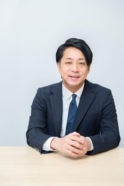 介護の世界で大切なのは「建物」よりも「人」。そう気づいて施設の建築を断念し、住宅介護施設の紹介サービスをスタート【笑美面社長・榎並将志さんのターニングポイント#2】（サムネイル画像2）