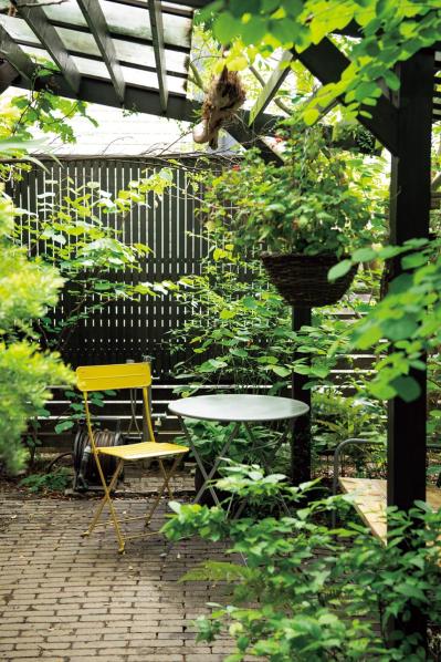 「極小スペースなのにステキ！」目の錯覚テク&便利アイテムで広がるガーデニング計画6選（サムネイル画像5）