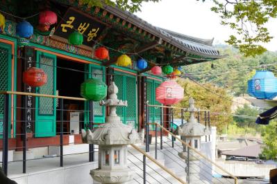 【2025最新 韓国旅行】ソウルで見つけた大人の隠れ道！老舗が並ぶ三清洞と行列必至のすいとん店へ（サムネイル画像2）