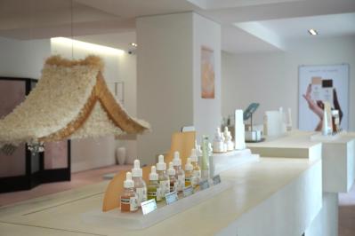 【2025最新 韓国旅行】ソウルで見つけた大人の隠れ道！老舗が並ぶ三清洞と行列必至のすいとん店へ（サムネイル画像15）