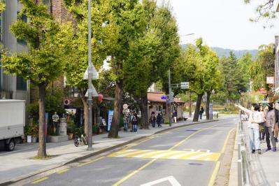 【2025最新 韓国旅行】ソウルで見つけた大人の隠れ道！老舗が並ぶ三清洞と行列必至のすいとん店へ（サムネイル画像20）