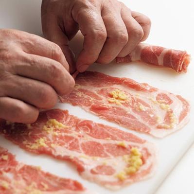 え！酢を塗るの！？三國シェフ直伝の【豚の生姜焼き】がふわっふわな理由がここに！（サムネイル画像2）