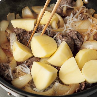しらたきに味しみ！フレンチの巨匠・三國シェフが【肉じゃが】を作ったら…絶品だった！（サムネイル画像3）