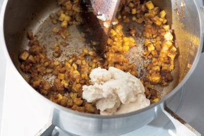 予約の取れない料理教室で人気の【発酵ごはん】とは？秋冬の腸活にぴったりの「酒粕で仕上げる」豆腐カレー（サムネイル画像4）