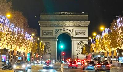 【2025年最旬】パリのクリスマスがすごい！現地のイルミネーションを最速で実況。パリ在住30年のライターが案内（サムネイル画像2）