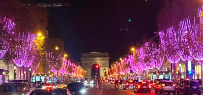 【2025年最旬】パリのクリスマスがすごい！現地のイルミネーションを最速で実況。パリ在住30年のライターが案内（サムネイル画像3）