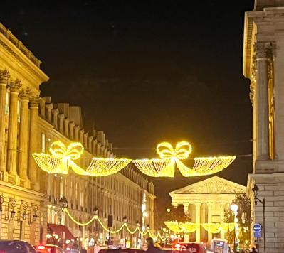 【2025年最旬】パリのクリスマスがすごい！現地のイルミネーションを最速で実況。パリ在住30年のライターが案内（サムネイル画像17）