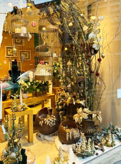 【2025年最旬】パリのクリスマスがすごい！現地のイルミネーションを最速で実況。パリ在住30年のライターが案内（サムネイル画像11）