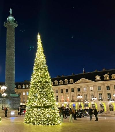 【2025年最旬】パリのクリスマスがすごい！現地のイルミネーションを最速で実況。パリ在住30年のライターが案内（サムネイル画像14）