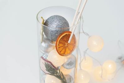 市販の素材を使って簡単に！【クリスマス】を彩るガラスのオーナメント（サムネイル画像4）