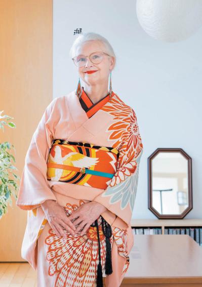 着物研究家【シーラクリフさん】流・自由でファッショナブルな着物コーデのコツとは？（サムネイル画像2）