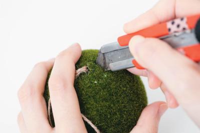 リビングや玄関に飾りたい【ミニ門松】造花の苔玉で簡単おしゃれ！（サムネイル画像5）